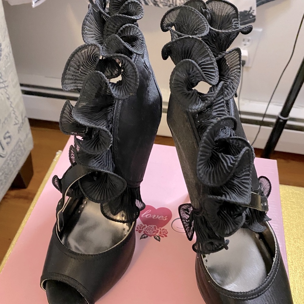 Heels - Picture 2 of 12